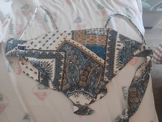 Top corto estampado paisley