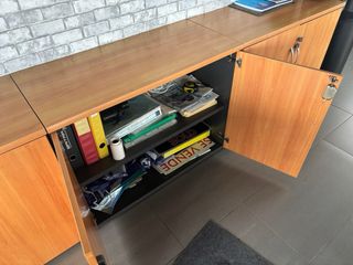 Mueble con llaves para oficina y guardar cosas