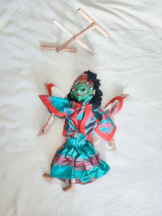 Marioneta títere nepalí artesanal de madera