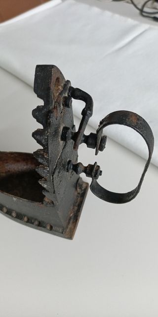 Plancha de hierro antigua