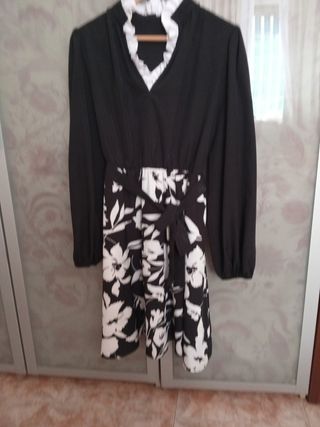 Vestido cuerpo negro y falda estampada