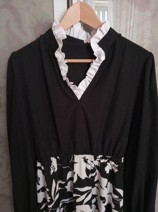 Vestido cuerpo negro y falda estampada
