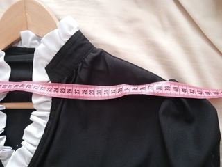 Vestido cuerpo negro y falda estampada