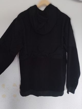 Sudadera Nike negra con capucha