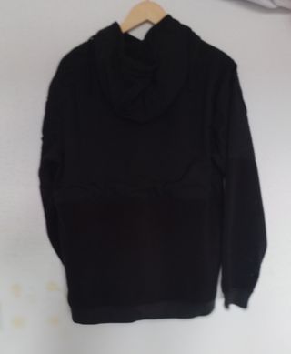 Sudadera Nike negra con capucha