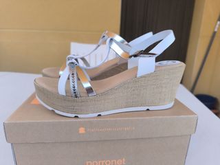 Sandalias Porronet blancas y plateadas 41