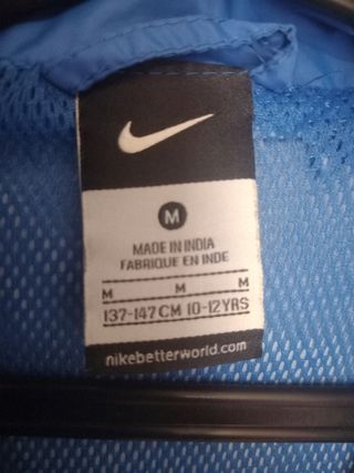 Chaqueta Nike Storm-Fit talla M niño 137-147 cms