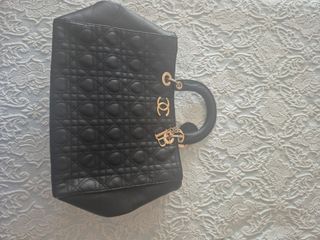 Bolso negro acolchado
