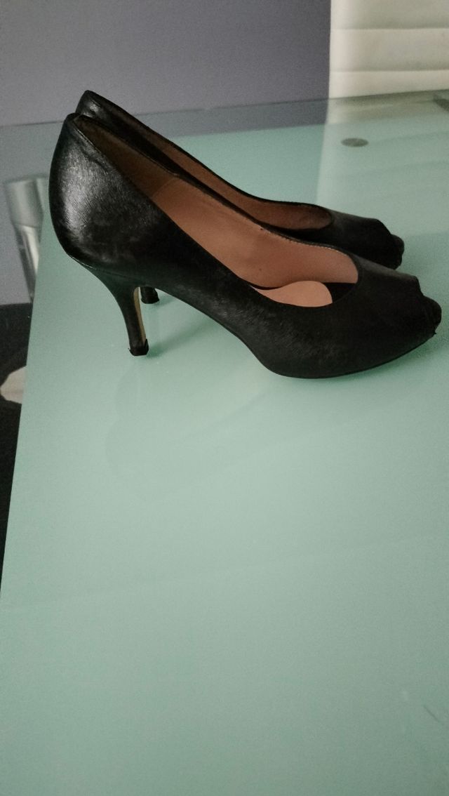 Zapatos tacón piel negros
