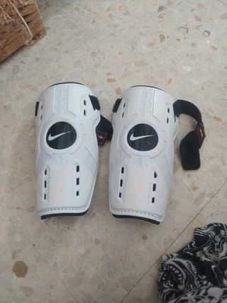 Espinilleras Nike Jr. F.C.