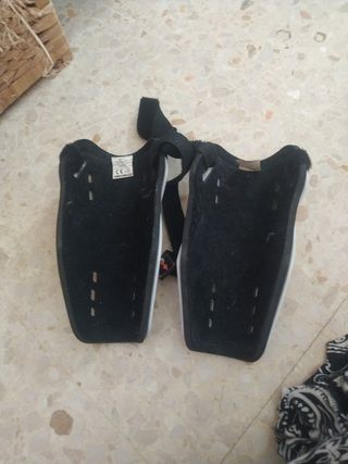 Espinilleras Nike Jr. F.C.