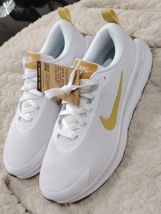 Zapatillas Nike Promina - Blancas y Doradas