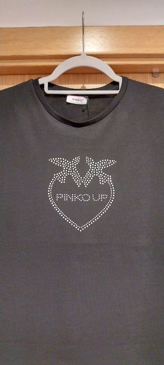 T-shirt Pinko preta c/ Strass
