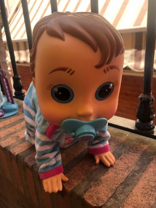 Muñeco Baby Lucas gateando