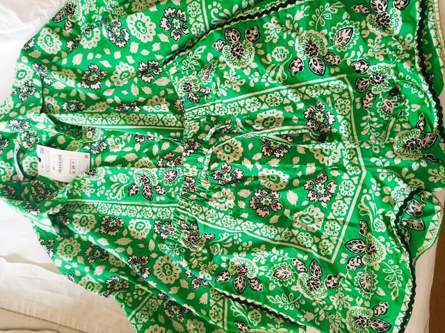Conjunto Zara estampado verde XS