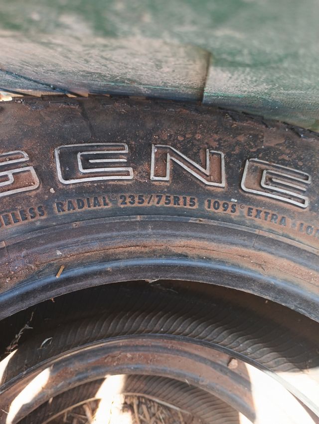 Neumáticos 235/75R15 usados