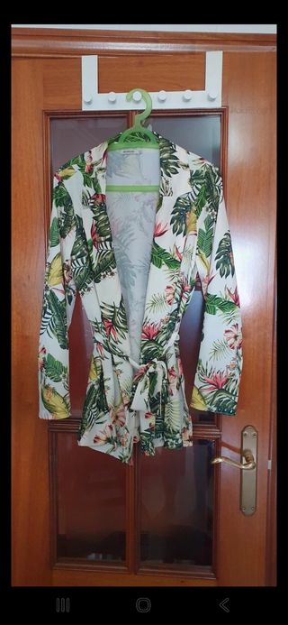 4 Chaquetas 6€
