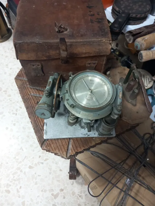 Lote relojes   de pulsera y despertadores