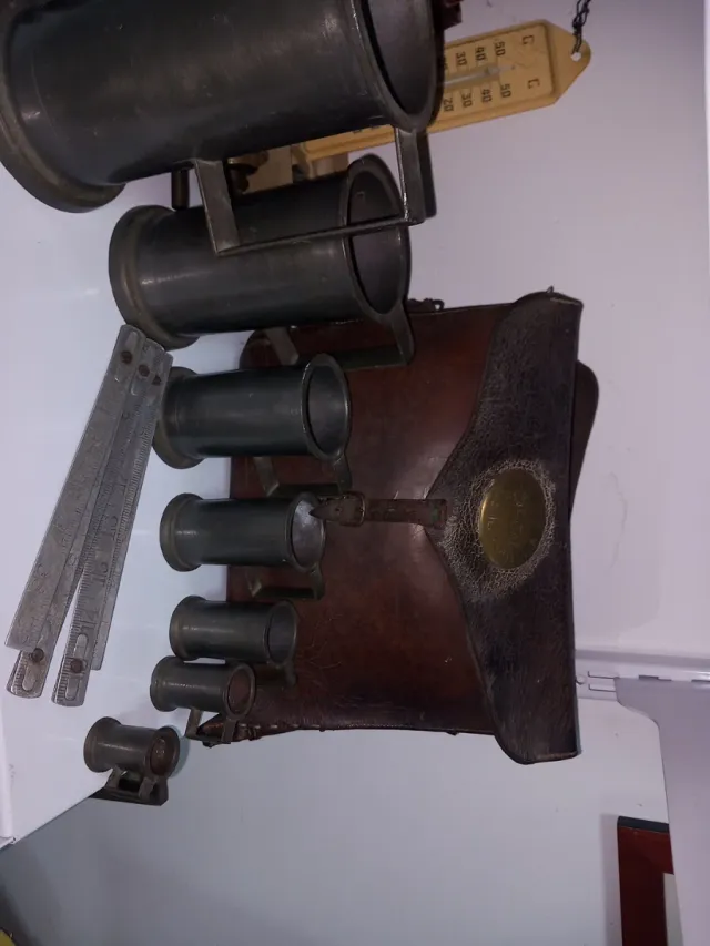 Lote relojes   de pulsera y despertadores