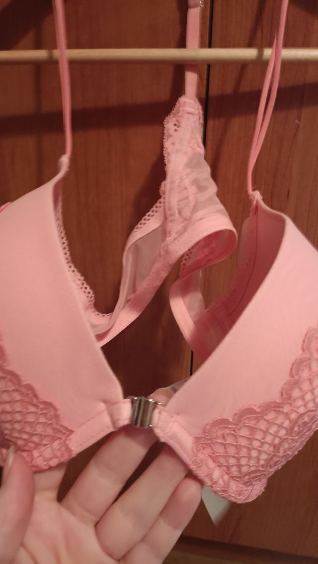 Sujetador rosa 85B con encaje