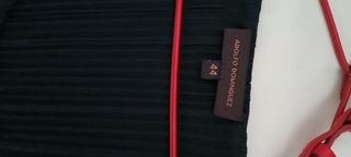 Vestido Adolfo Domínguez rojo y negro