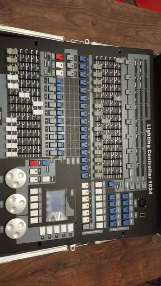 Mesa de luces DMX 1024