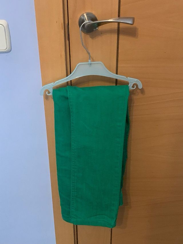 Pantalón vaquero Benneton verde
