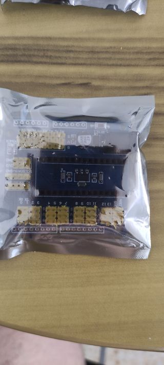 Cinco módulos de expansión Shield para  Arduino