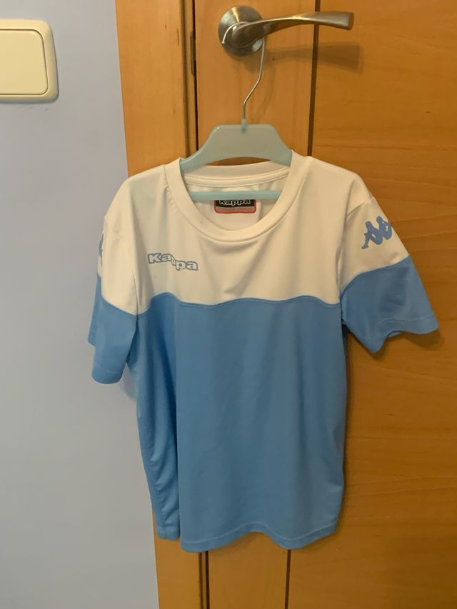 Camiseta Kappa niño celeste-blanca