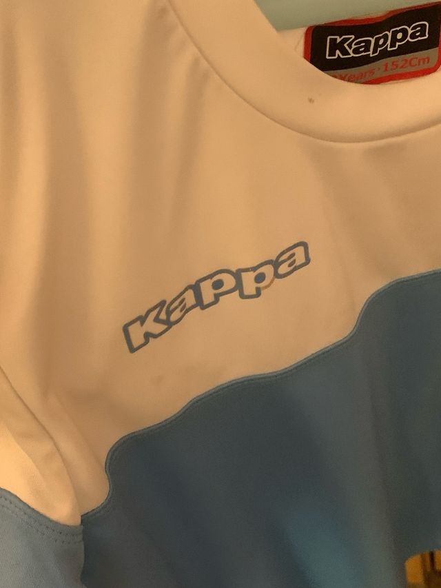 Camiseta Kappa niño celeste-blanca