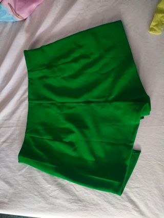 Falda corta verde
