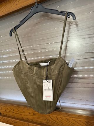 Top Zara verde oliva - Talla L