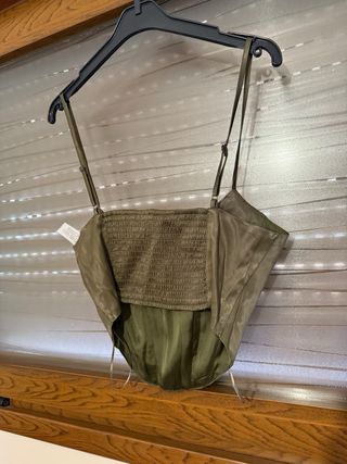 Top Zara verde oliva - Talla L