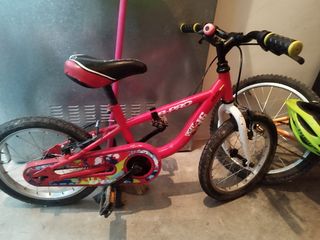 Bicicleta 16" B-Pro roja en buen estado