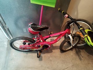 Bicicleta 16" B-Pro roja en buen estado