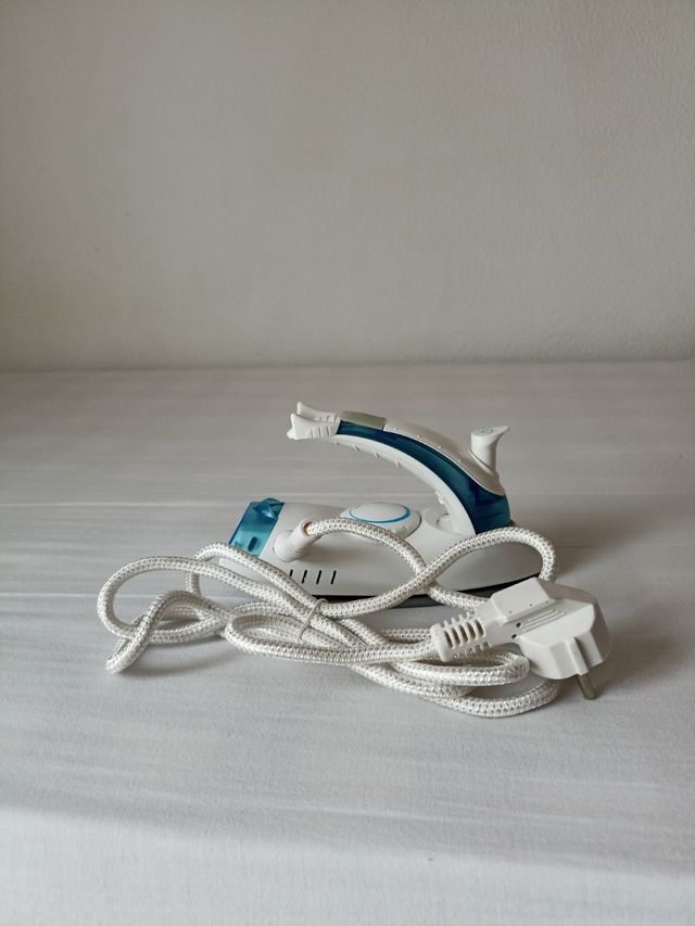 Plancha viaje Tulus-100 - 700W