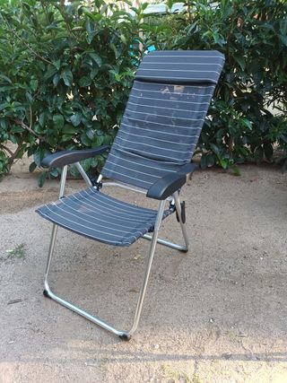 Se venden 2 sillas de  camping plegables negras