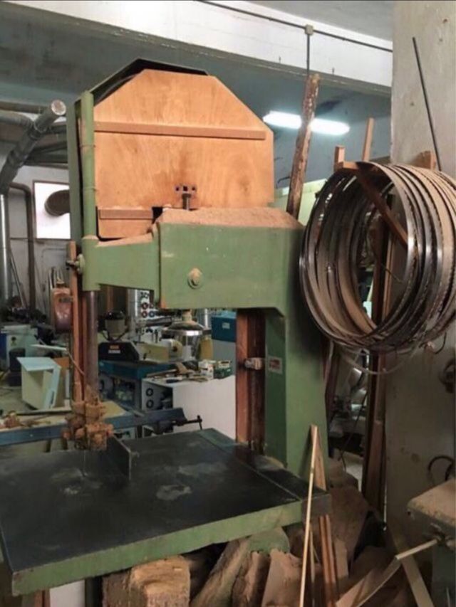 Sierra de cinta industrial usada