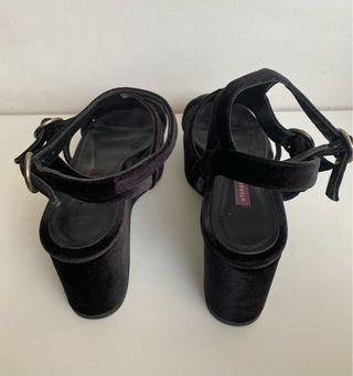 Sandálias Uterqüe pretas - Salto plataforma