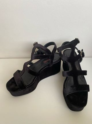 Sandálias Uterqüe pretas - Salto plataforma