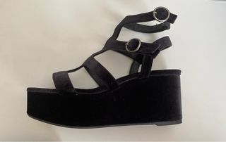 Sandálias Uterqüe pretas - Salto plataforma