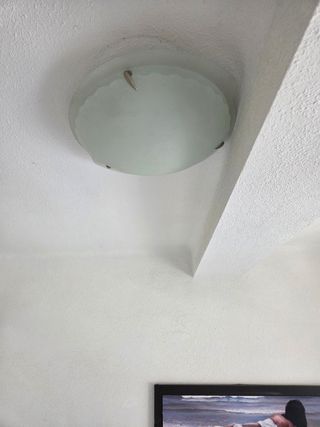 2 Plafones techo grandes
 y una Lámpara techo