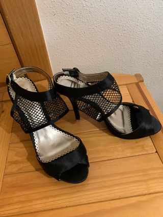 Zapatos negros tacón aguja