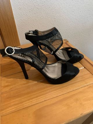 Zapatos negros tacón aguja