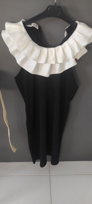 Vestito nero colletto bianco