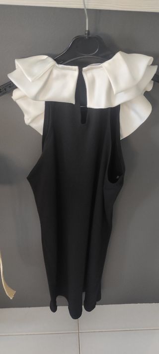 Vestito nero colletto bianco
