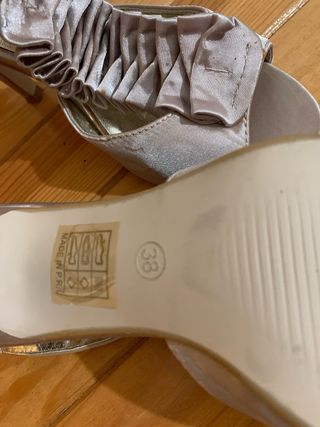Zapatos tacón beige