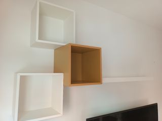 Cubos Eket blanco-dorado y balda blanca Ikea