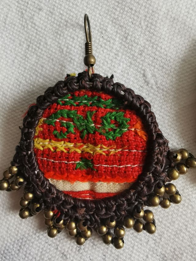 Pendientes artesanales aztecas