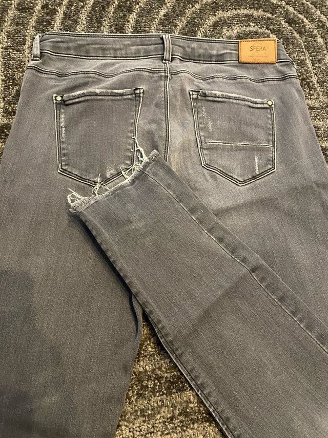 Jeans Sfera grises rotos